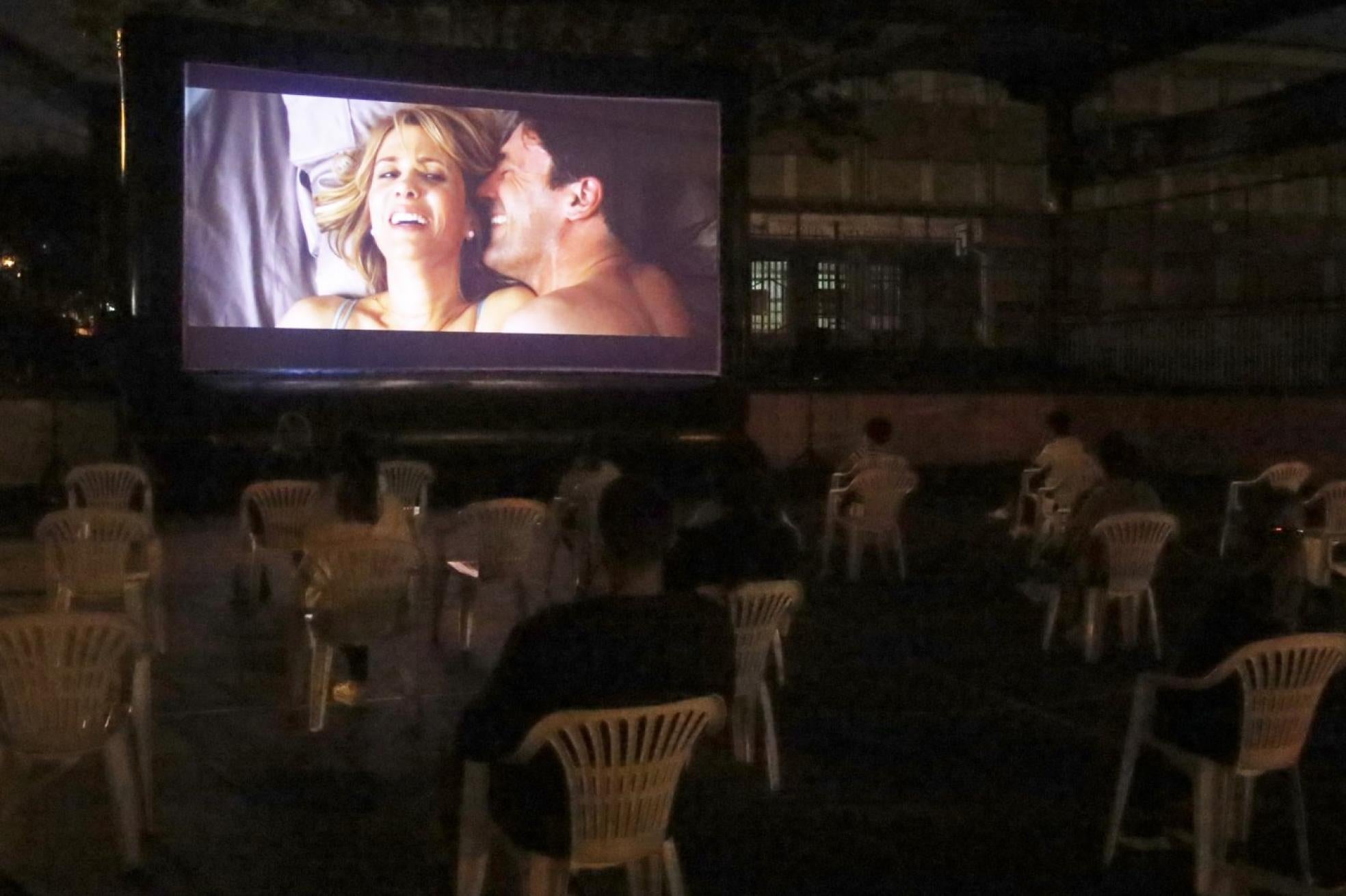 'La boda de mi mejor amiga' fue la última película que se proyectó anoche en el Colegio Público Montevil. 