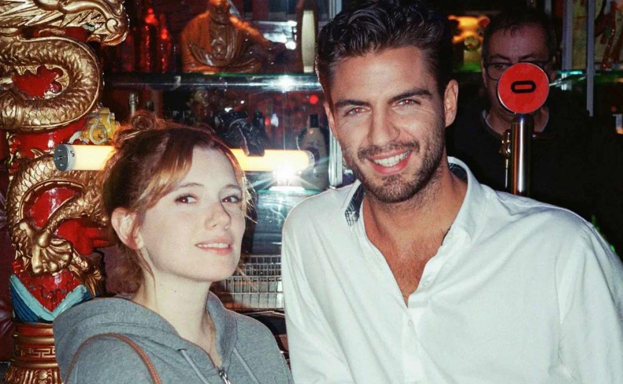 Diana Gómez (Valeria) y Maxi Iglesias (Víctor) en un momento del rodaje. 