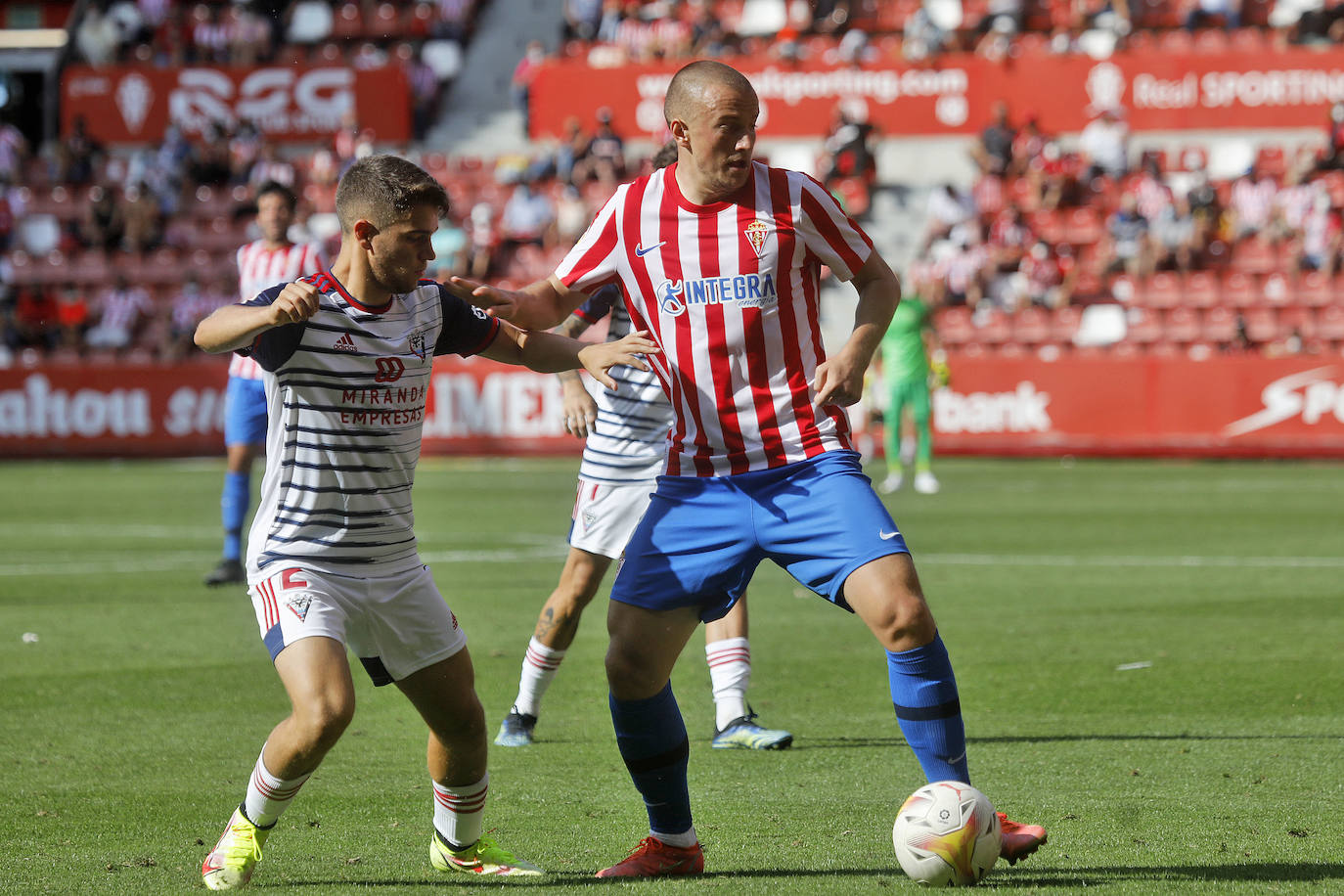 Un momento del encuentro jugado en El Molinón