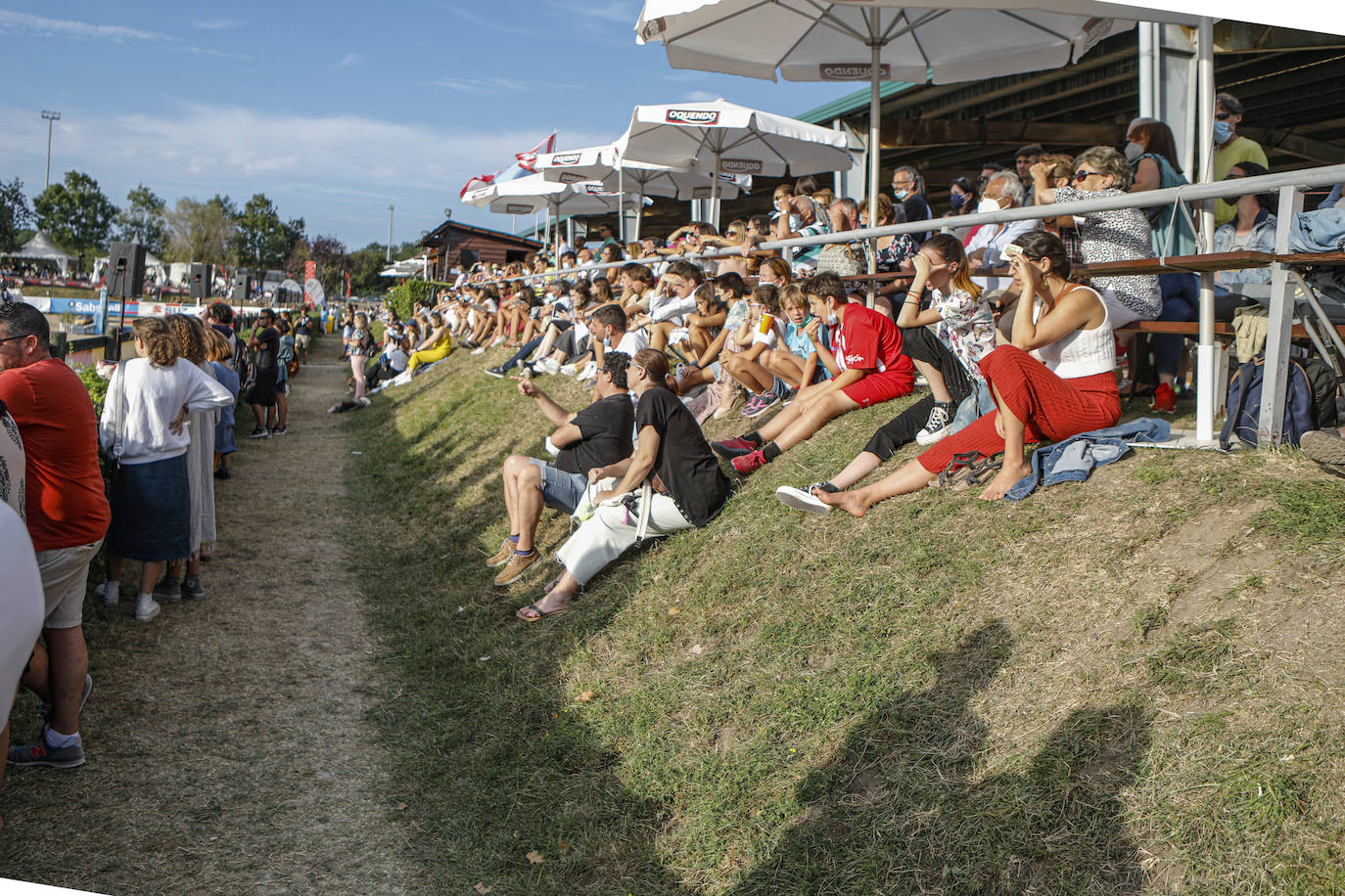 El circuito hípico gijonés regresó por segundo año consecutivo con varios concursos hípicos este verano como alternativa al concurso de saltos internacional de Las Mestas