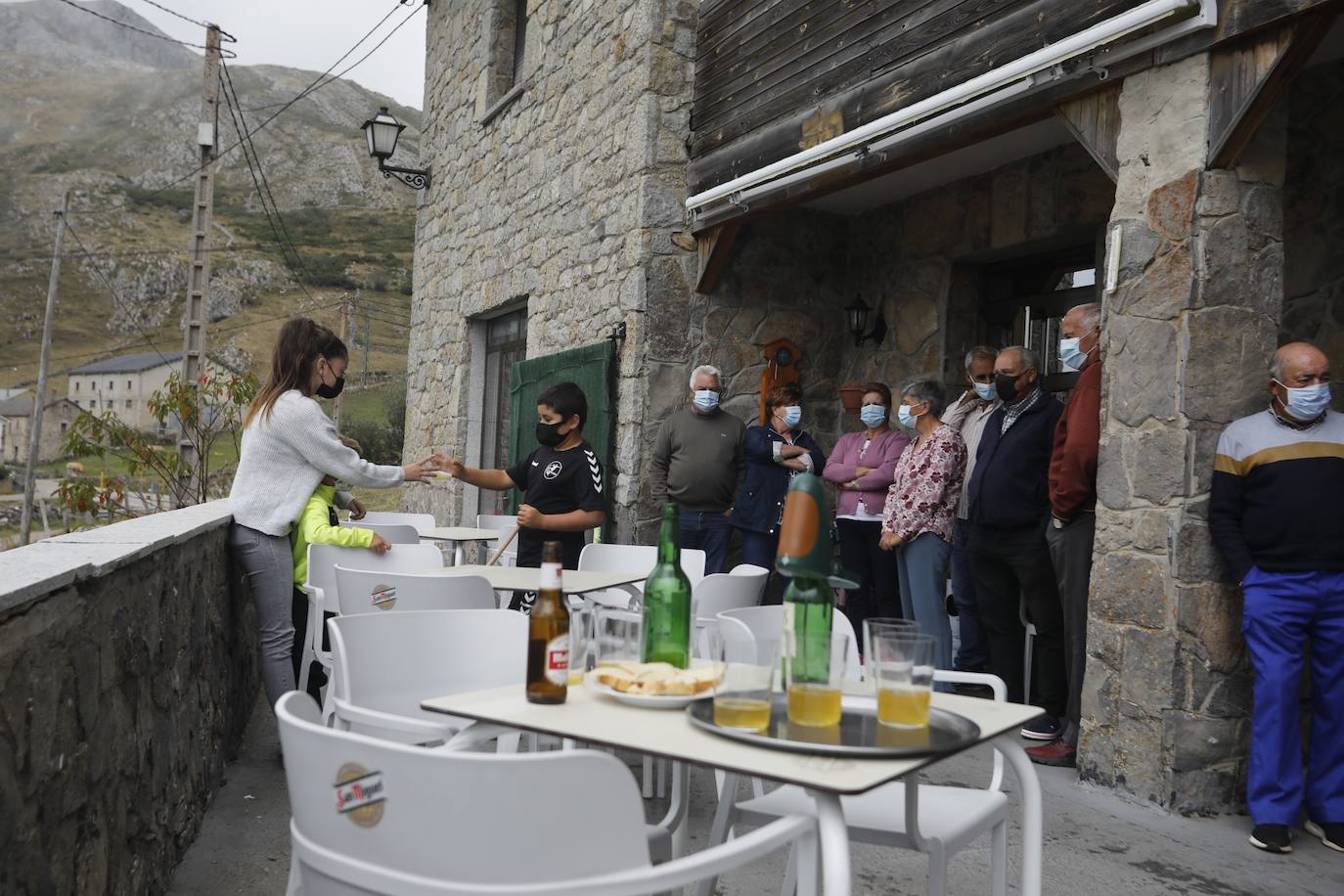 Fotos: La alegría de los vecinos de Santa María del Puerto