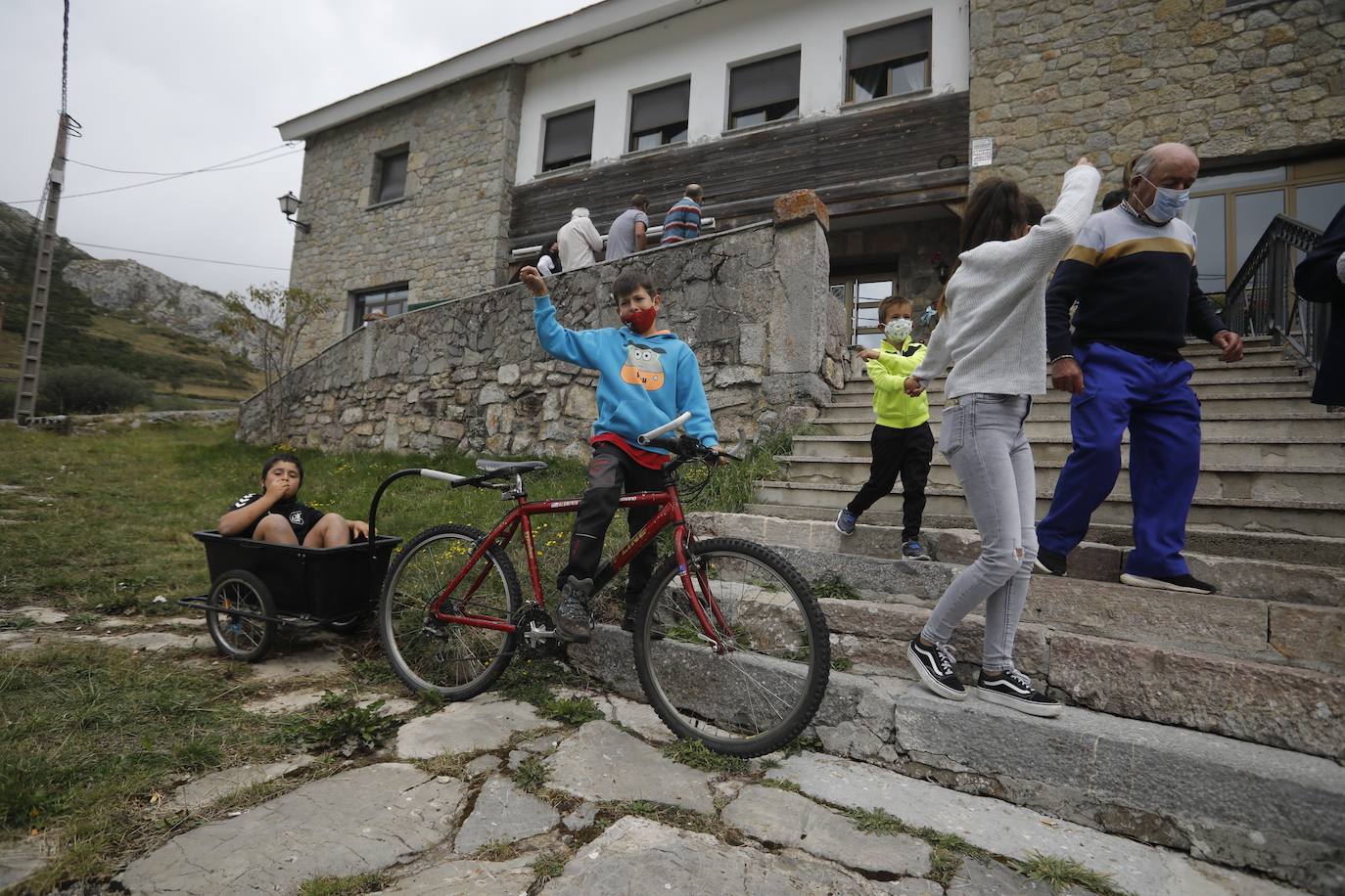 Fotos: La alegría de los vecinos de Santa María del Puerto