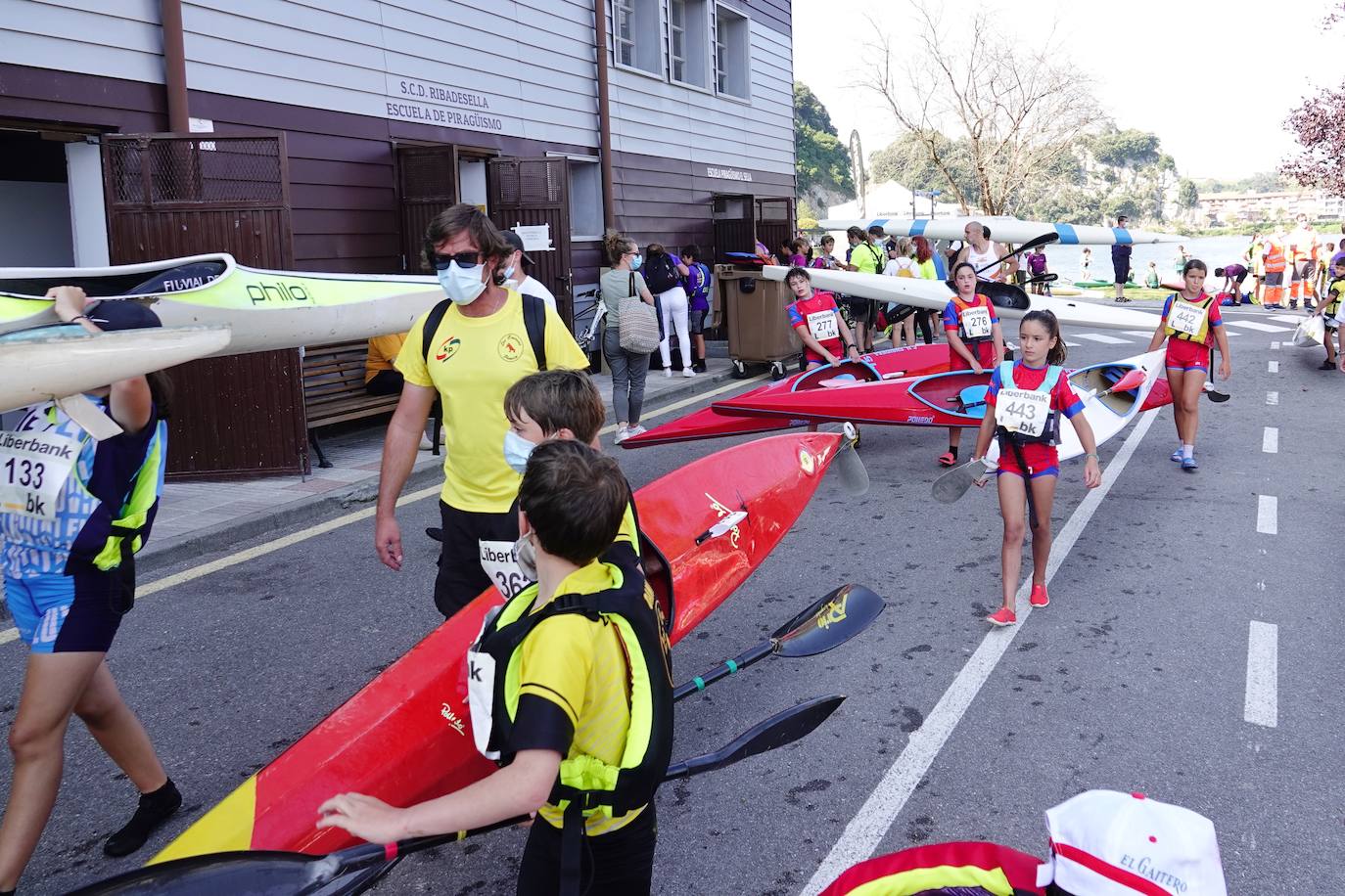 El Sella acoge este fin de semana dos pruebas deportivas. Este sábado se ha disputado el X Mini-Sella, la prueba abierta para las categorías que no pueden participar en el Descenso Internacional del Sella. Además, el domingo será turno para el XXII Descenso Adaptado del Sella con salida en Arriondas y descanso en Llordón