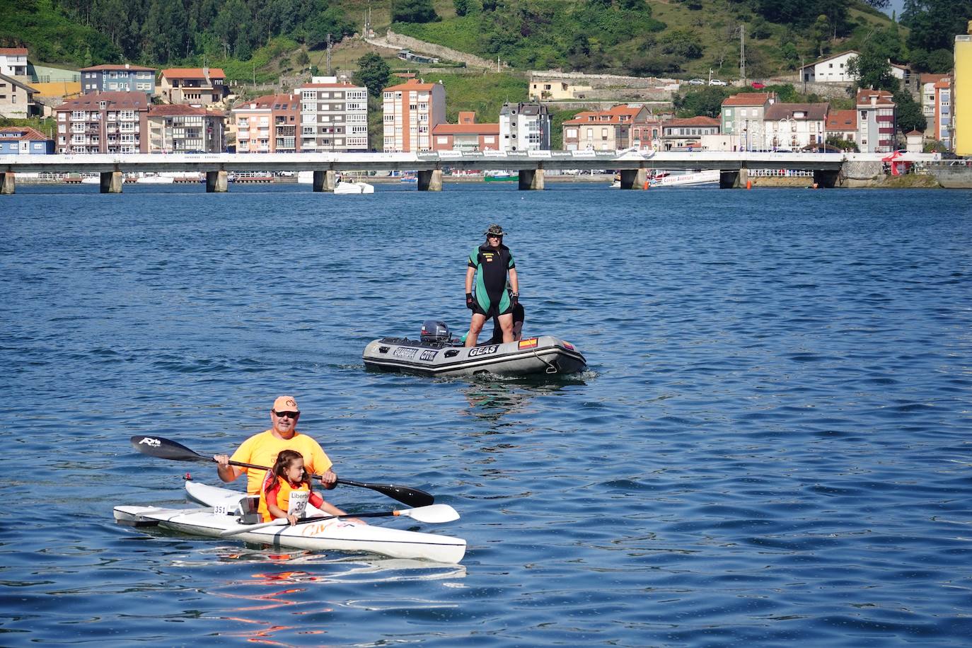 El Sella acoge este fin de semana dos pruebas deportivas. Este sábado se ha disputado el X Mini-Sella, la prueba abierta para las categorías que no pueden participar en el Descenso Internacional del Sella. Además, el domingo será turno para el XXII Descenso Adaptado del Sella con salida en Arriondas y descanso en Llordón