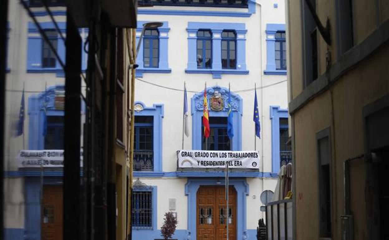 Fachada del Ayuntamiento de Grado en una imagen de archivo. 