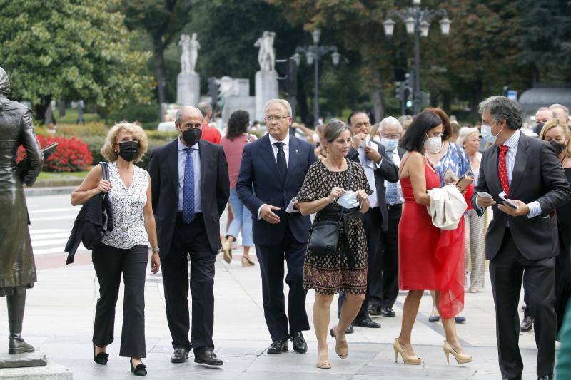 El 'Nabucco' que se representó ayer en el Campoamor parte de una producción de 2015 de la Ópera de Oviedo que vimos ese mismo año en la ciudad y en el Teatro Jovellanos de Gijón. Con la propuesta estética de Emilio Sagi y la personalidad musical de Gianluca Marcianò, uno de los directores más valorados en las temporadas de Ópera de Oviedo, queda inaugurada la de este año. Marcianò está hondamente familiarizado con la partitura de 'Nabucco', de hecho, fue él quien ya dirigió la ópera aquí hace seis años, entonces con Oviedo Filarmonía, mientras que ayer fue con la Orquesta Sinfónica del Principado de Asturias.