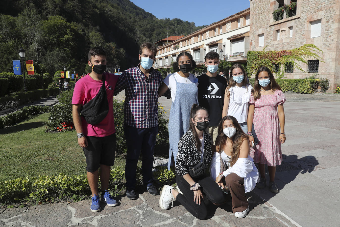 El acto religioso en Covadonga para celebrar el Día de Asturias es un evento ineludible para muchos asturianos que quieren honrar a la Santina. 