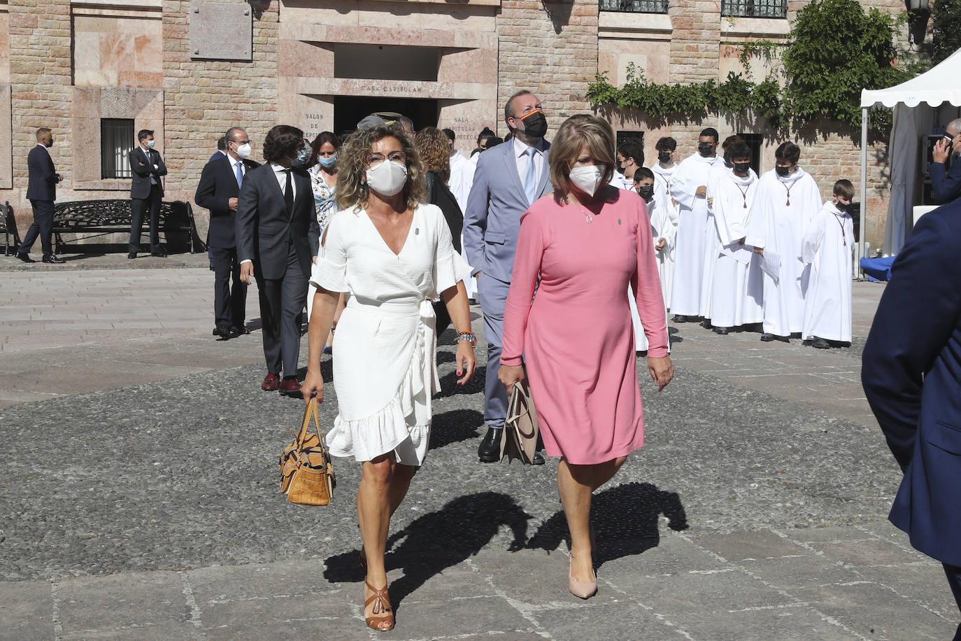 El acto religioso en Covadonga para celebrar el Día de Asturias es un evento ineludible para muchos asturianos que quieren honrar a la Santina. 