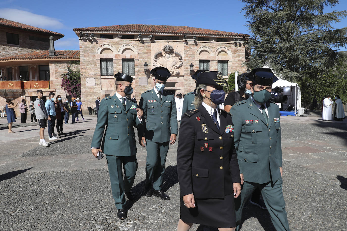 El acto religioso en Covadonga para celebrar el Día de Asturias es un evento ineludible para muchos asturianos que quieren honrar a la Santina. 