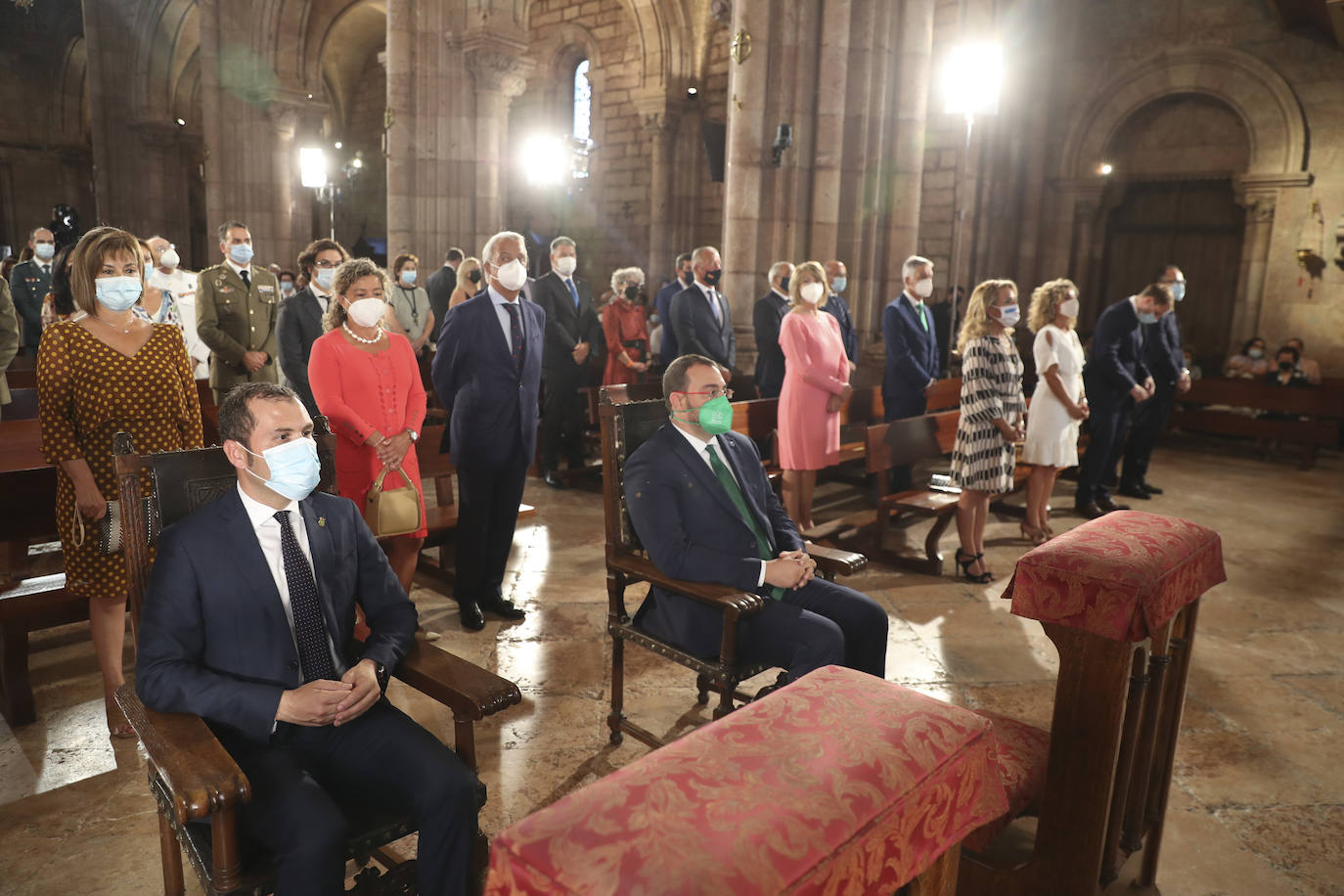 El acto religioso en Covadonga para celebrar el Día de Asturias es un evento ineludible para muchos asturianos que quieren honrar a la Santina. 