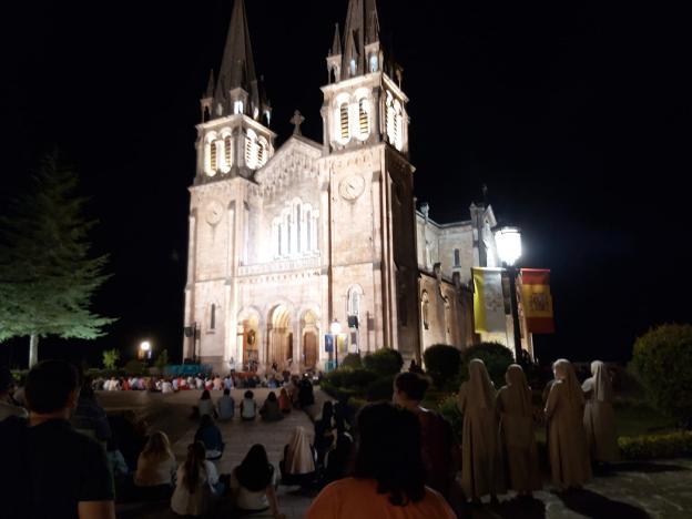 Covadonga honra a la Santina sin procesión por segundo año