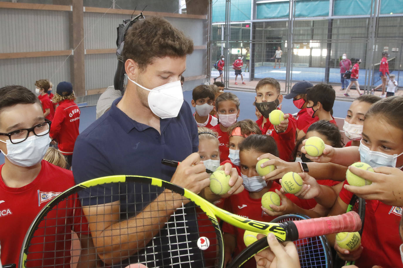 El gijonés recibe en el Grupo Covadonga el homenaje más especial después de ser bronce en los Juegos de Tokio 