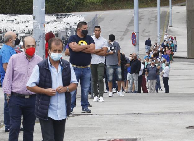 Casi 2.000 abonados más retiran su localidad de manera presencial