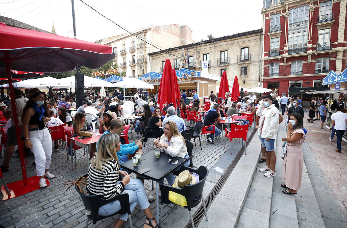 Veintidós de las cuarenta instalaciones que sustituyen a los chiringuitos abren sus puertas sin luz al carecer de un certificado 