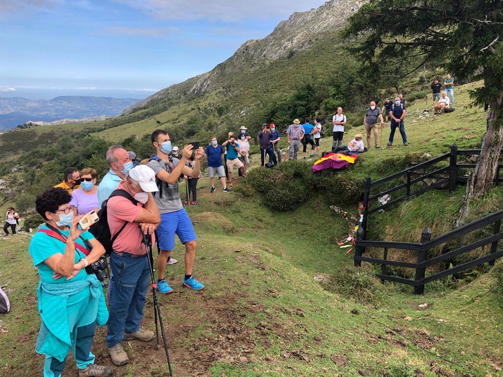 Los socialistas arranca el curso político con el homenaje a la víctimas del Pozu Fumeres