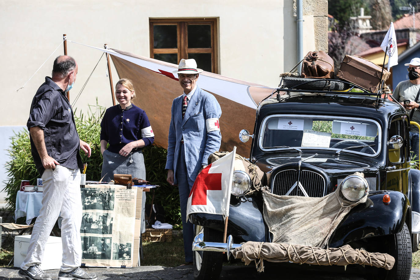 Frente del Nalón. Más de seiscientas personas visitan el museo viviente que la asociación recreó en un circuito cerrado con visitas guiadas. Este año participaron en la recreación más de un centenar de figurantes llegados de toda España y de otros países.