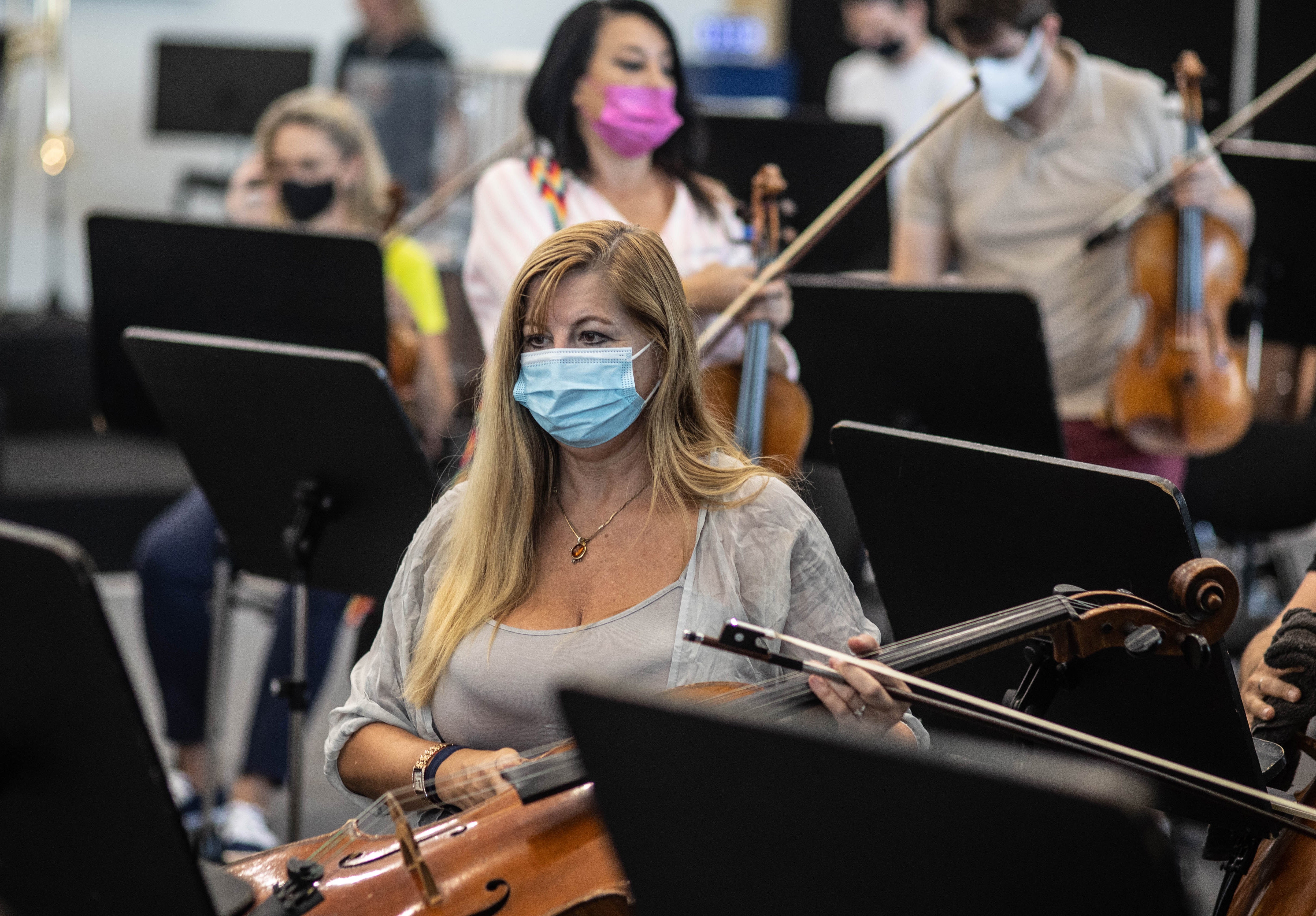 Presentación en el Calatrava de la Gala Lírica de Grandes Tenores BAG (Bros-Anduaga-Gandía) con la orquesta Oviedo Filarmonía, que tendrá lugar este jueves, 16 de septiembre.