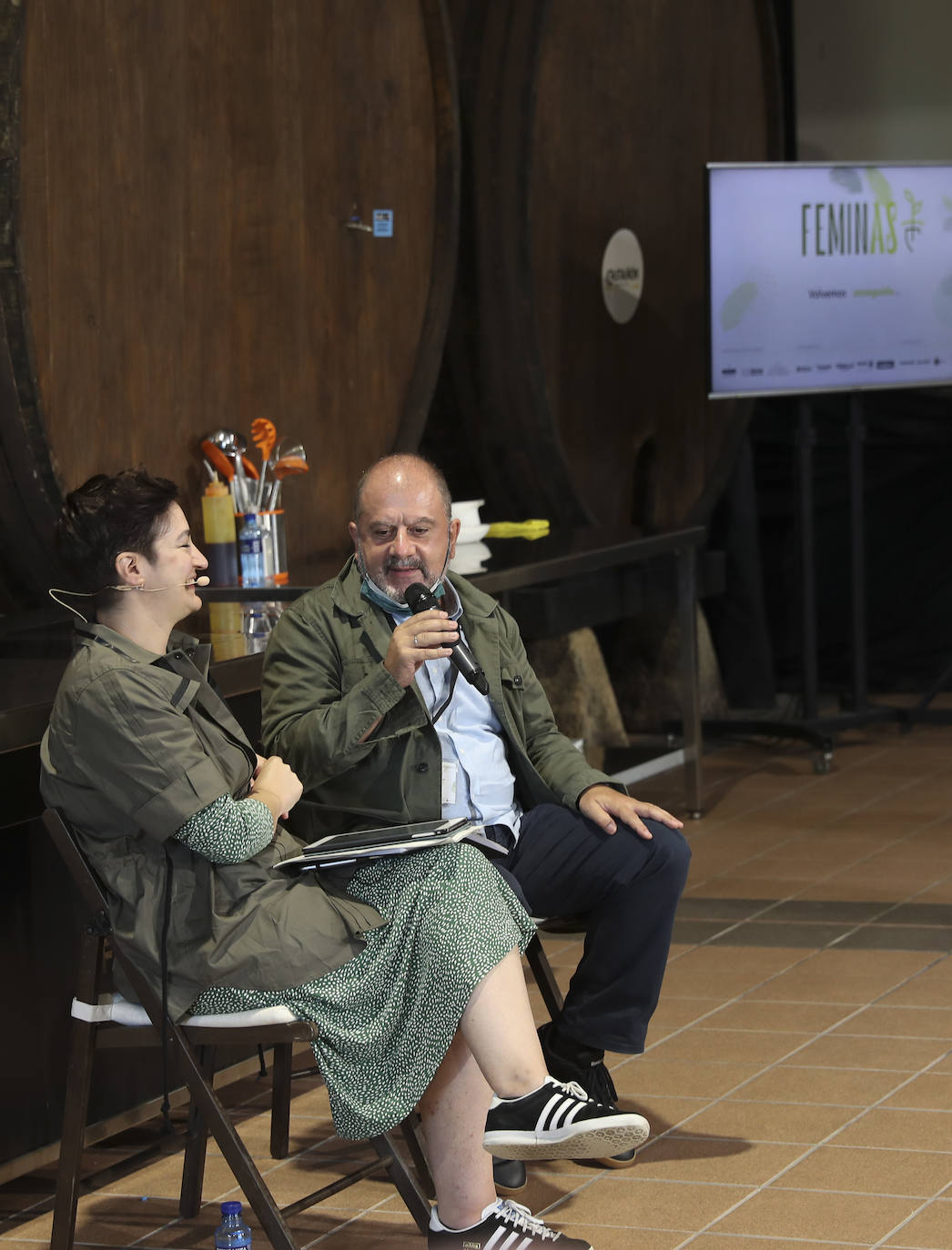 El Llagar Castañón acoge la segunda jornada de FéminAs, el I Congreso Internacional de Gastronomía, Mujeres y Medio Rural que se celebra en Asturias y que visitará distintos puntos de la región durante tres días.