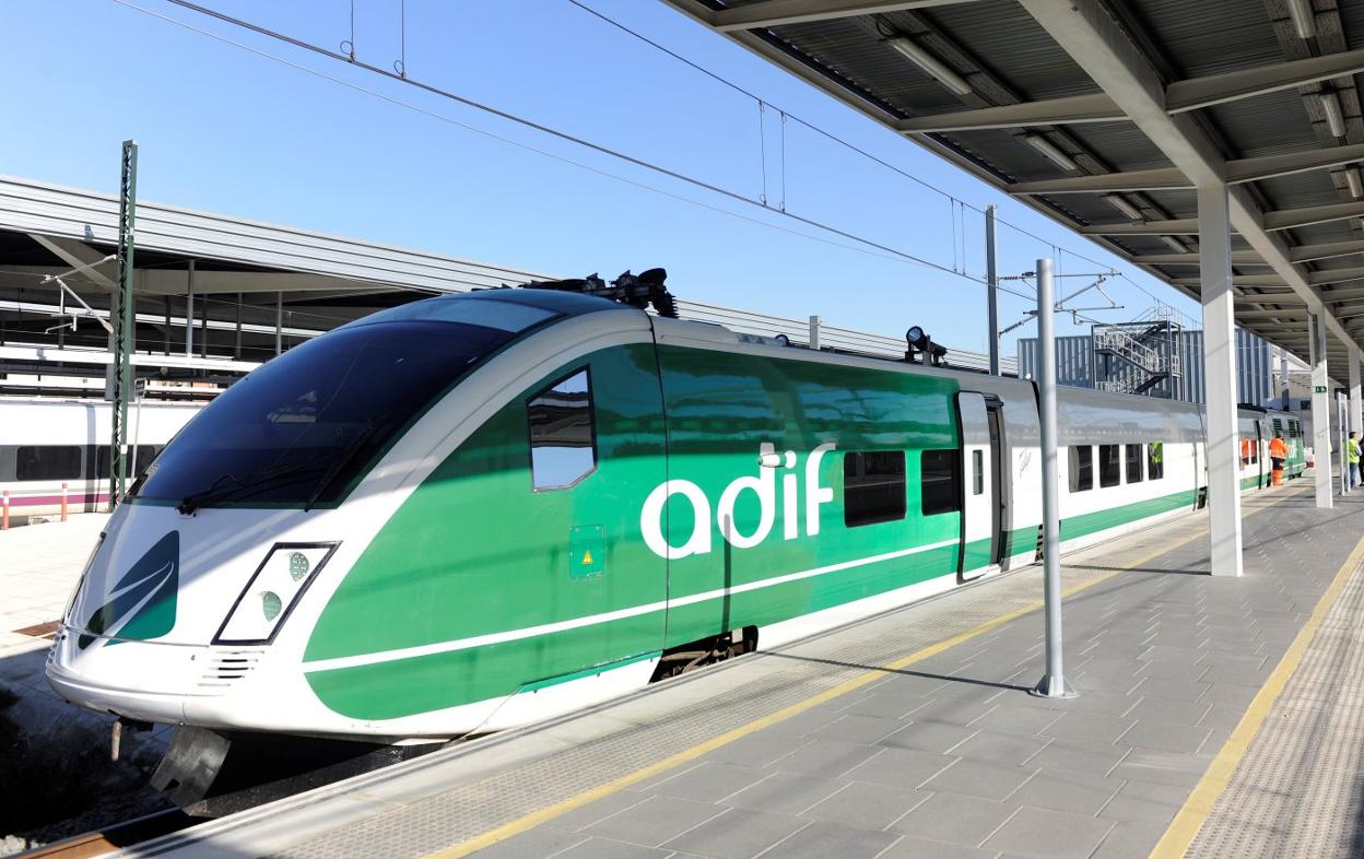 El tren laboratorio Talgo BT de Adif que será el que haga el primer viaje oficial por la variante, el lunes. 