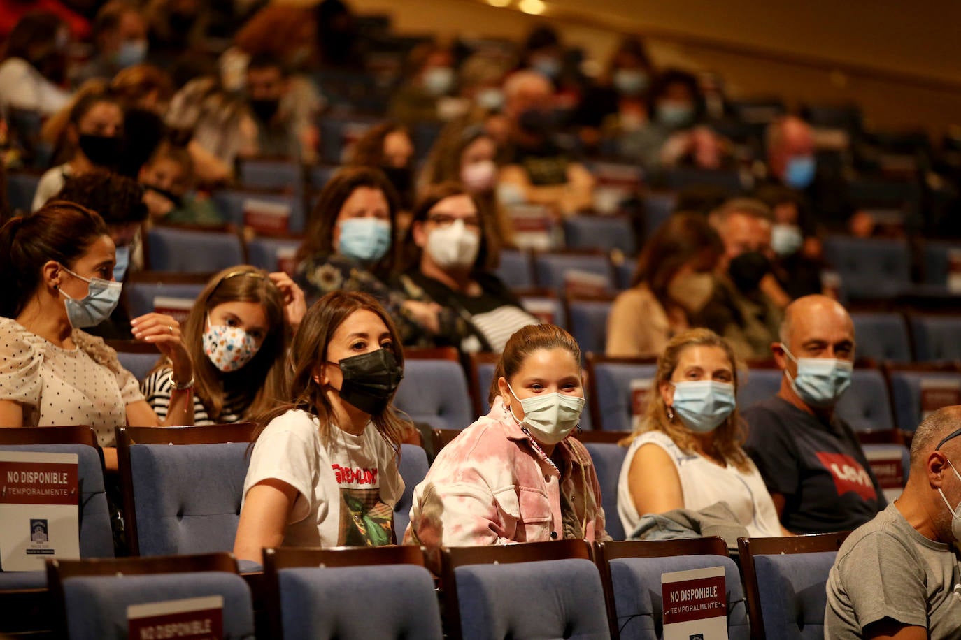 Los fallos de sonido obligan a frenar 15 minutos la actuación de Fangoria, que conquistó al público que llenó hasta la bandera el Auditorio