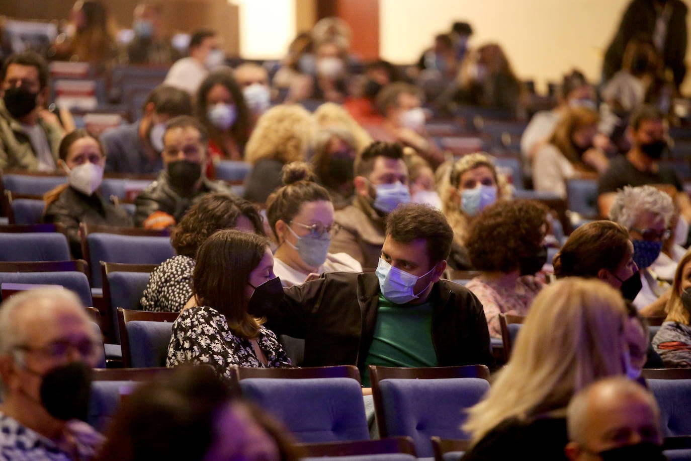 Fotos: El dúo acústico de M-Clan ofrece al Auditorio de Oviedo su versión más personal