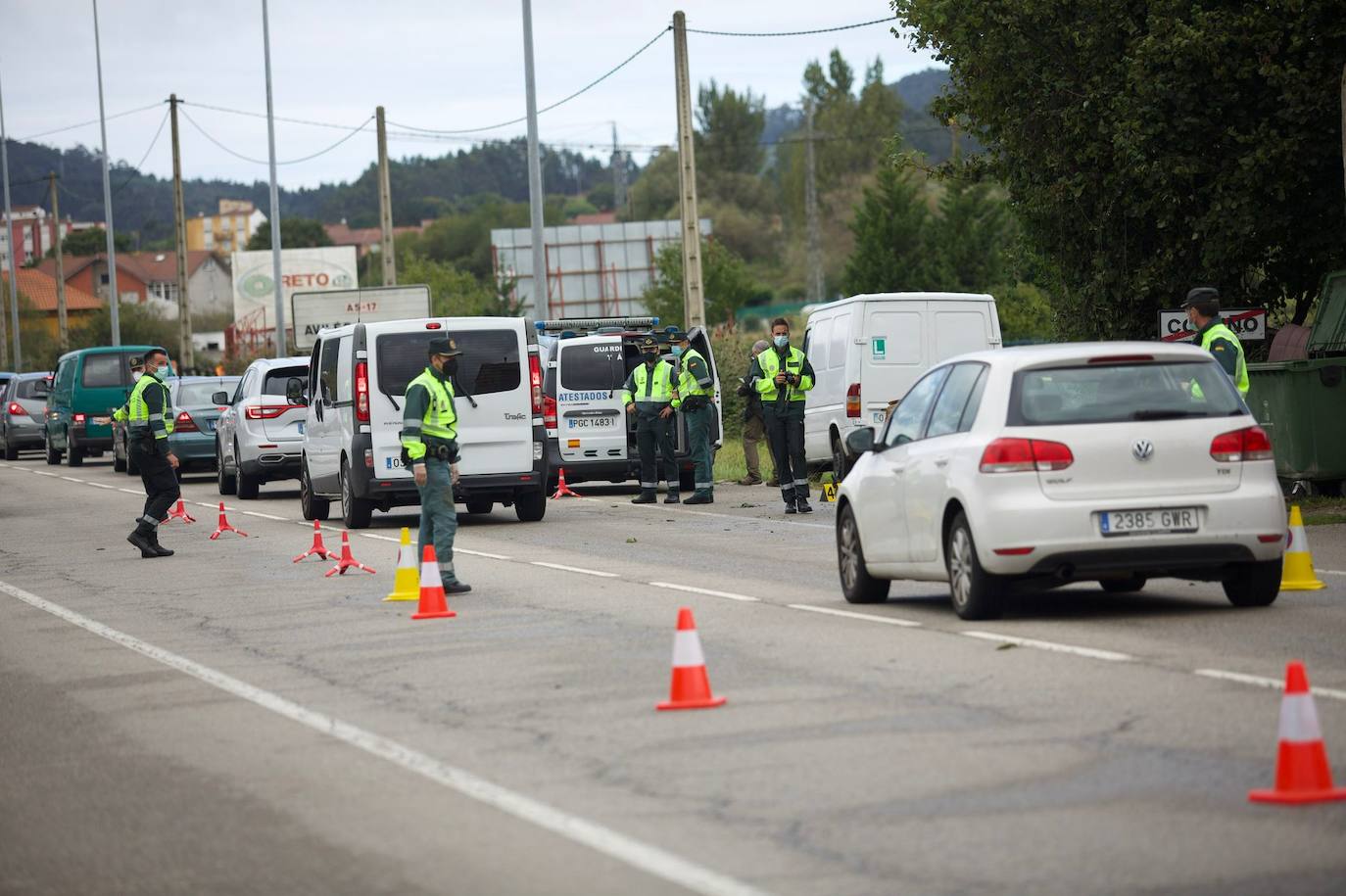 Fotos: Muere un joven de 22 años en Llanera arrollado por un coche que huía de la Policía desde Gijón