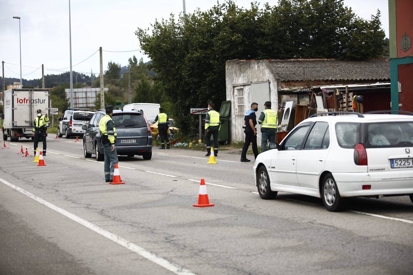 Fotos: Muere un joven de 22 años en Llanera arrollado por un coche que huía de la Policía desde Gijón