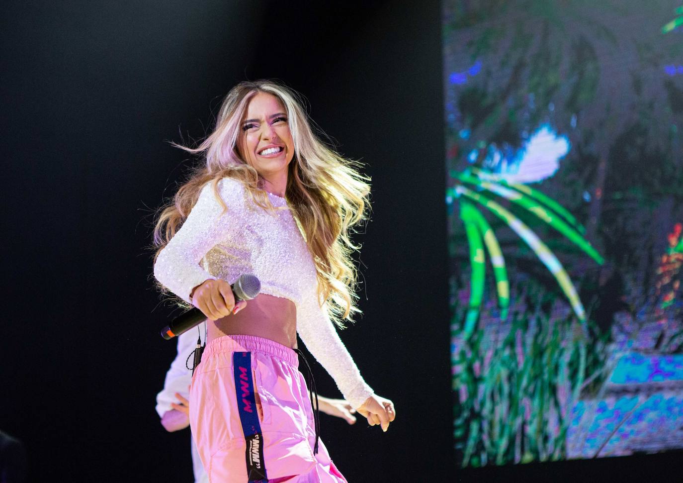 La artista malagueña colgó el cartel de completo en el Auditorio, iluminando la víspera de San Mateo.