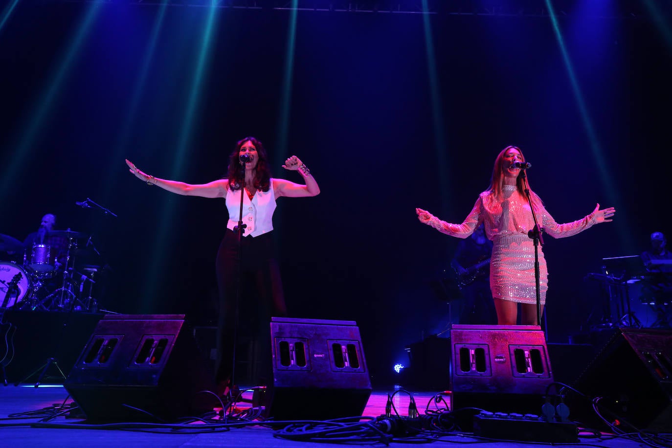 «Sois cientos pero parecéis millones; así da gusto», aseguraron Marta y Marilia durante su actuación. 