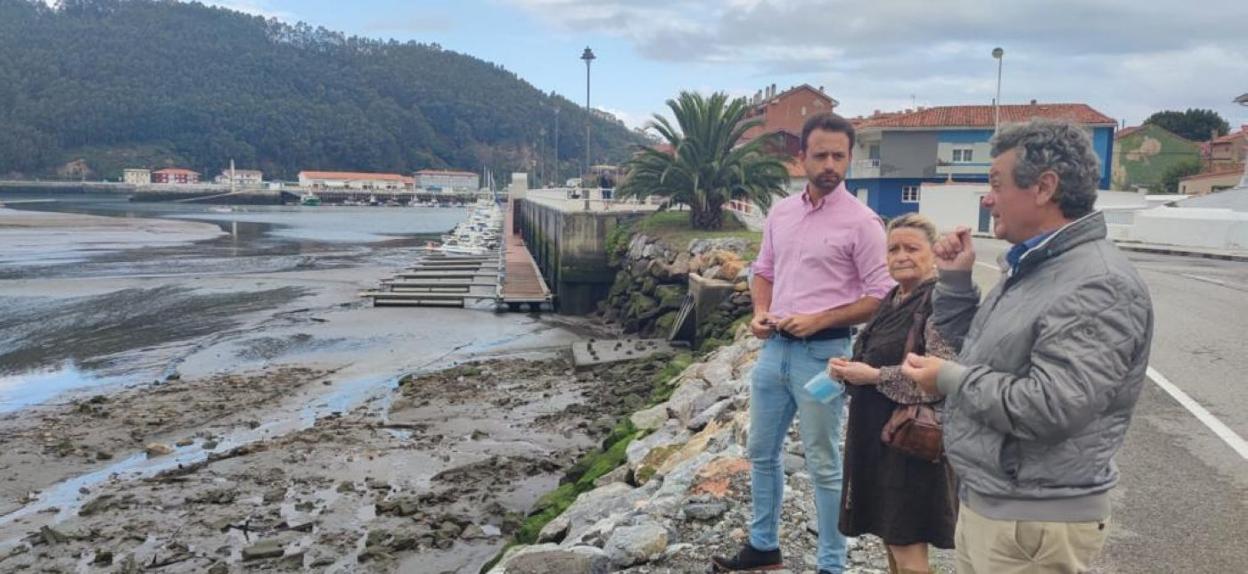 Queipo visitó el puerto junto a Marisa Martínez y José Manuel Díaz 