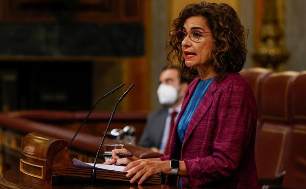 María Jesús Montero, durante su intervención en el Congreso.