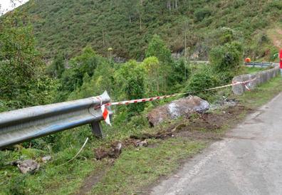 Imagen secundaria 1 - El lugar del accidente, en el tramo 7 del Rally Villa de Llanes. 