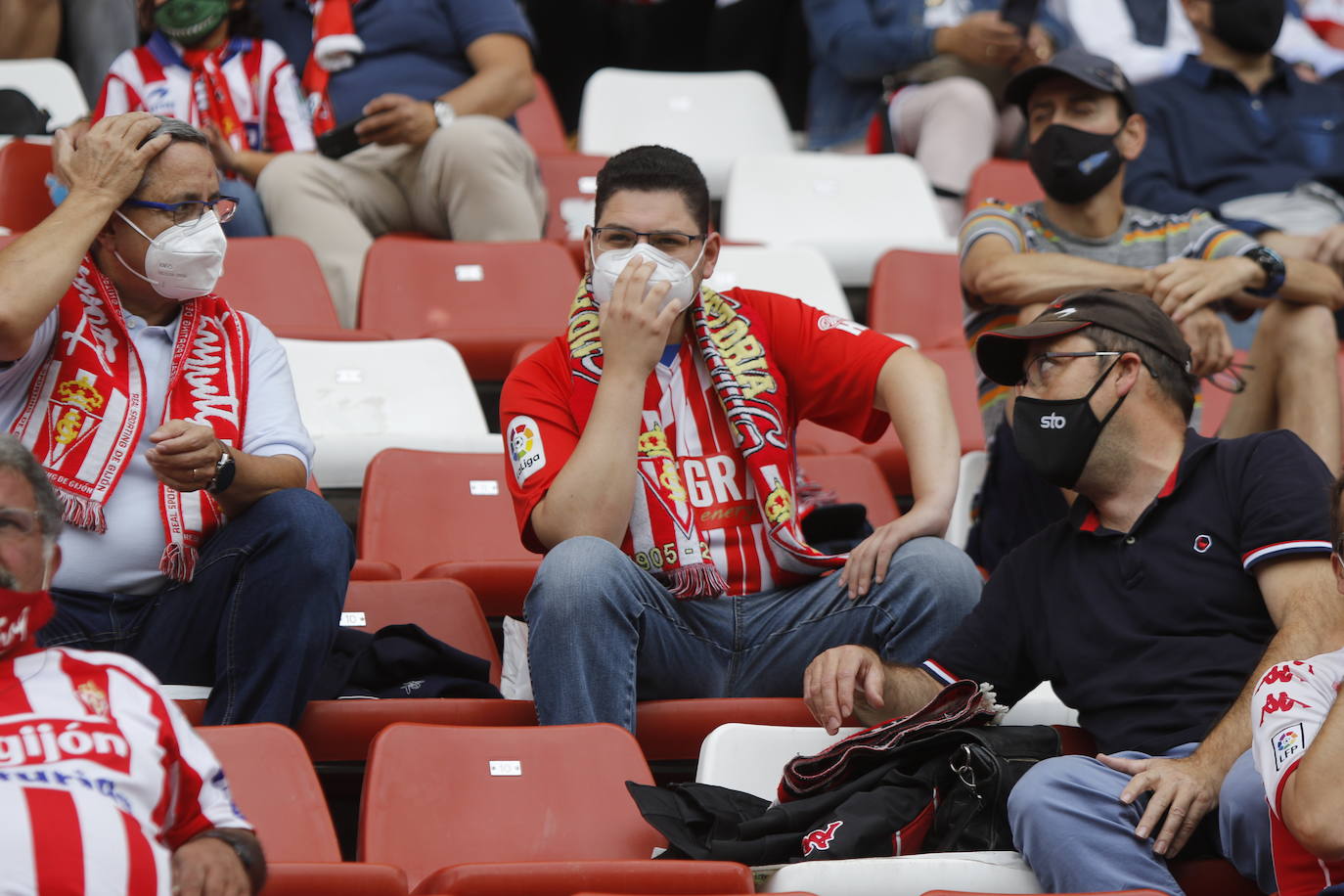 Fotos: ¿Estuviste en el Sporting-Málaga? ¡Búscate!