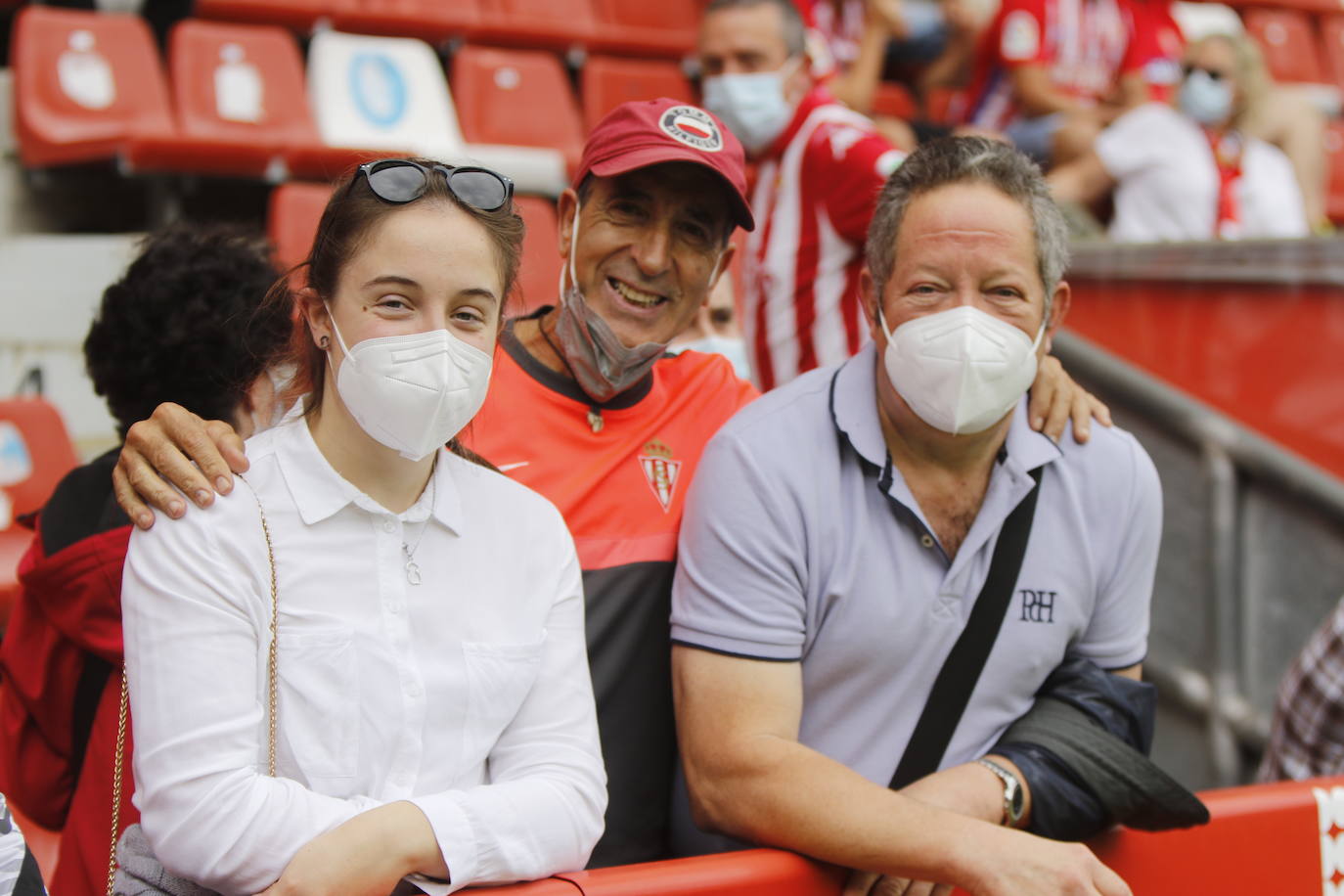 Fotos: ¿Estuviste en el Sporting-Málaga? ¡Búscate!