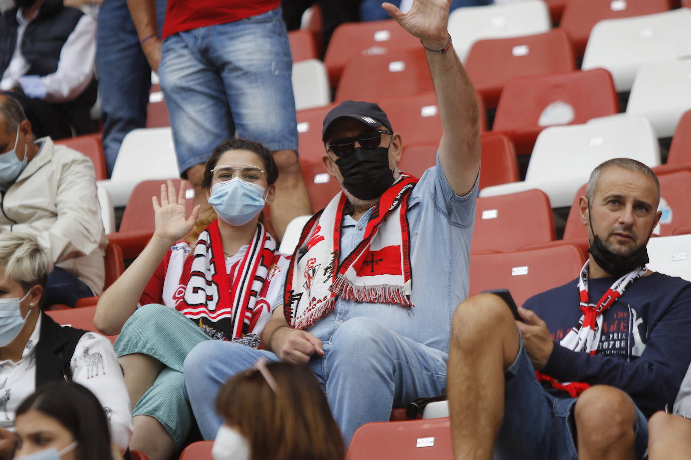 Fotos: ¿Estuviste en el Sporting-Málaga? ¡Búscate!