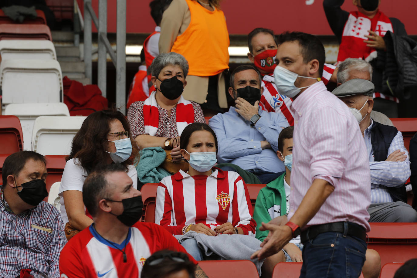 Fotos: ¿Estuviste en el Sporting-Málaga? ¡Búscate!