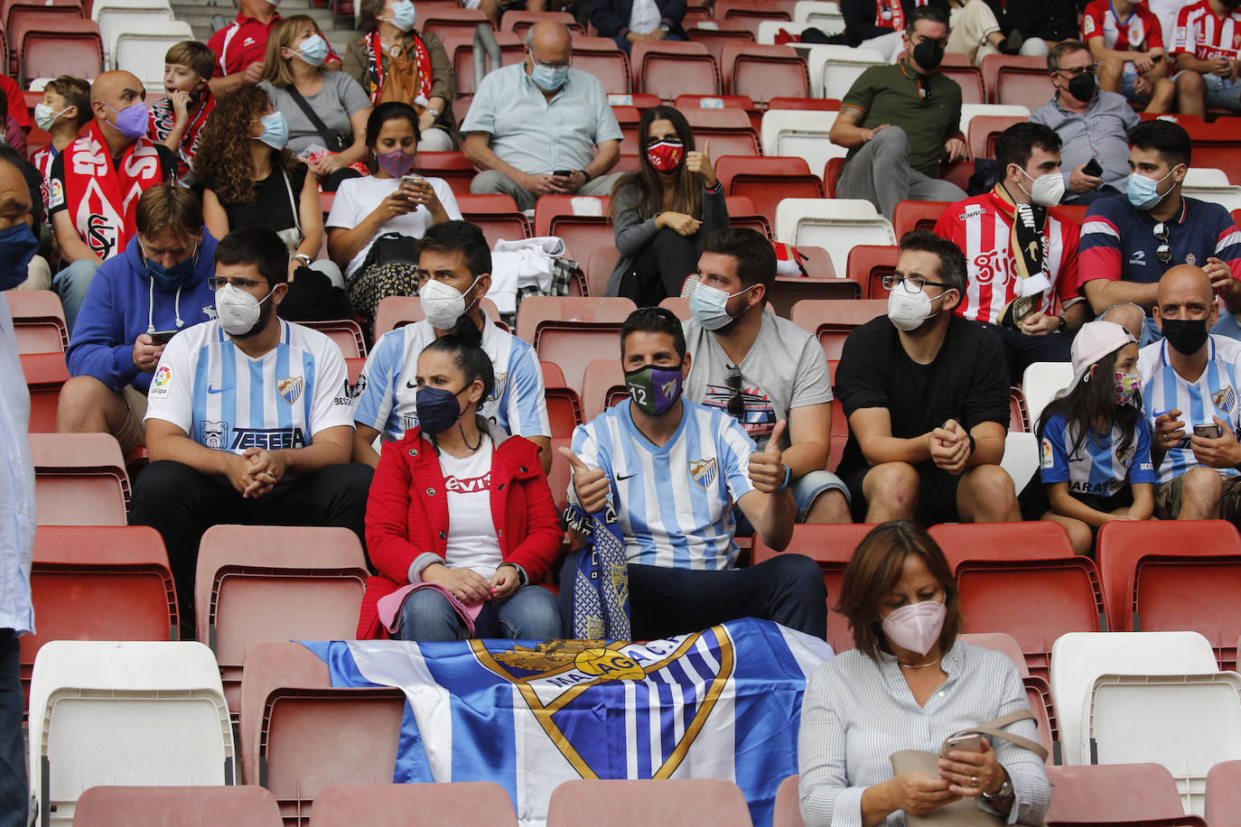 Fotos: ¿Estuviste en el Sporting-Málaga? ¡Búscate!