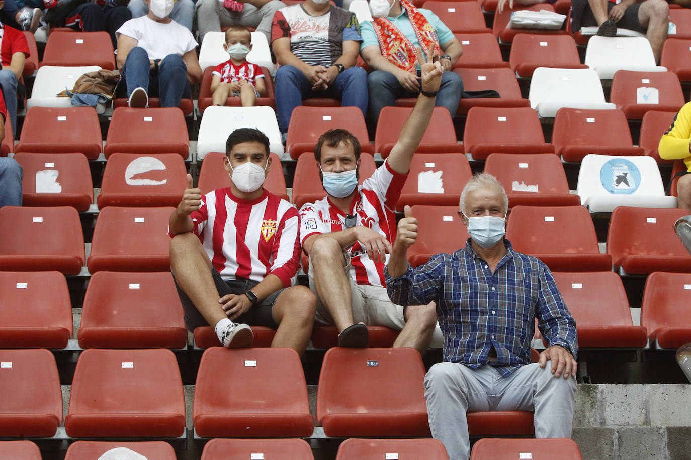 Fotos: ¿Estuviste en el Sporting-Málaga? ¡Búscate!