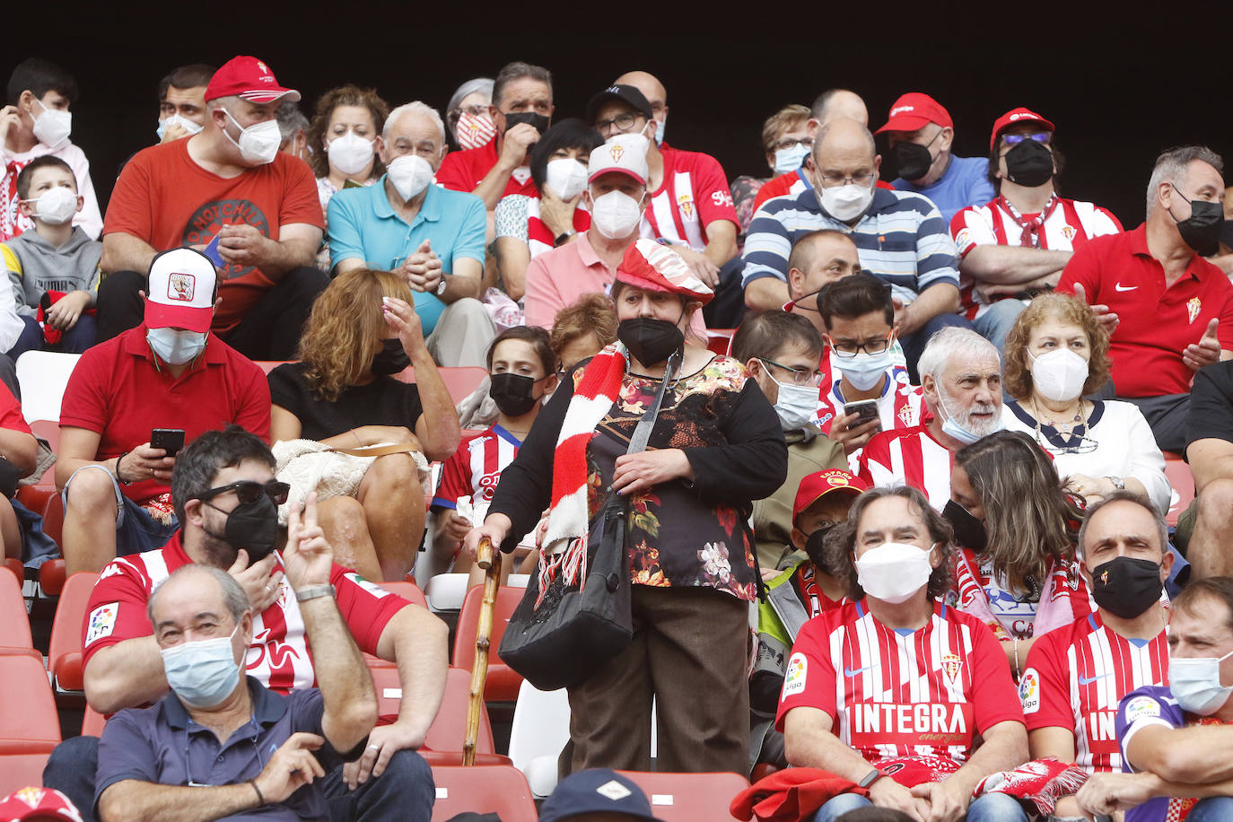 Fotos: ¿Estuviste en el Sporting-Málaga? ¡Búscate!