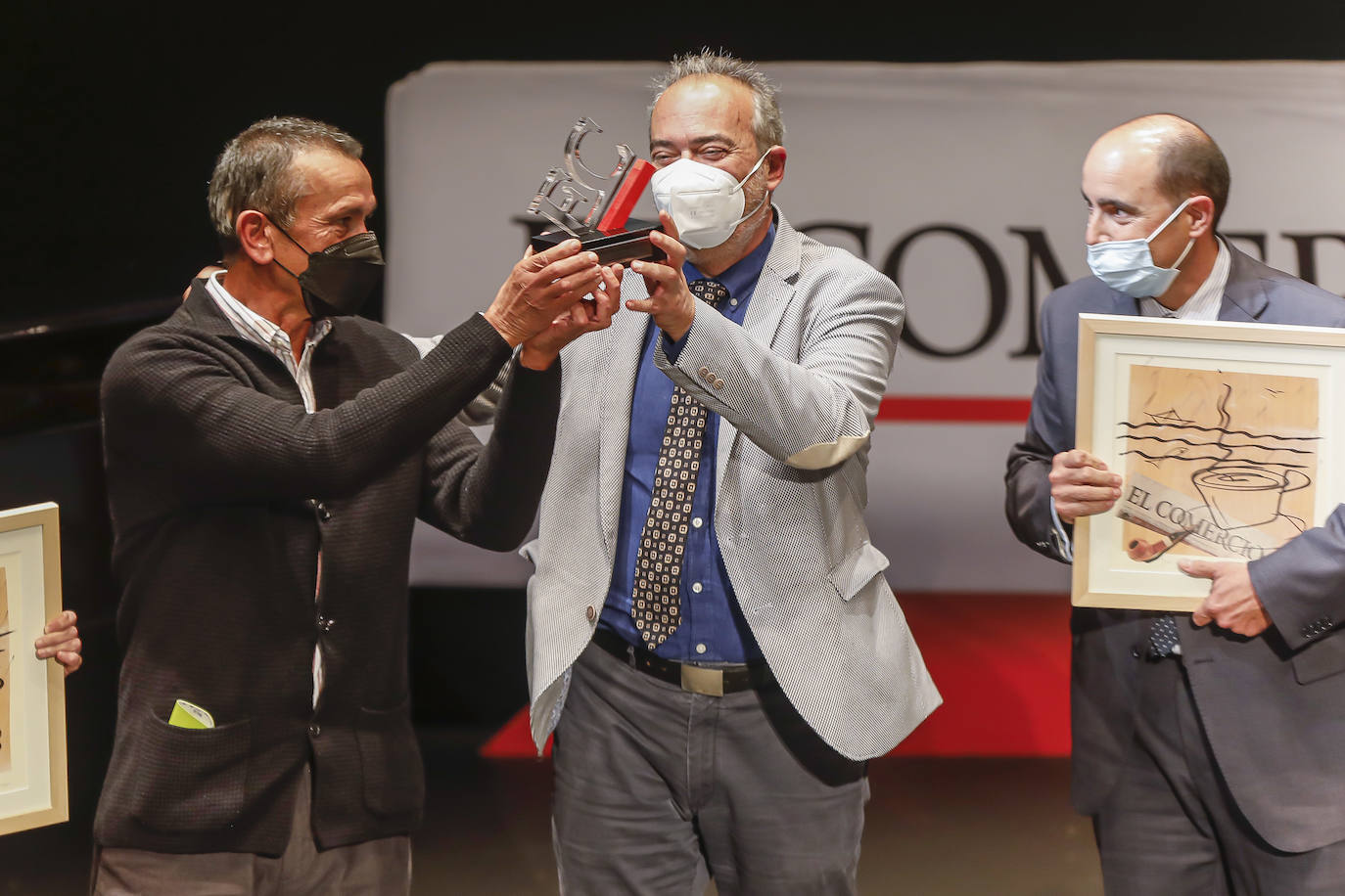 Los galardonados en la edición de este año son las Residencias de Mayores del Principado (Acción Social); Graciano García (Proyección de Asturias); María López (Deporte); Ópera de Oviedo (Cultura); Mario Fernández Fraga (Investigación y Ciencia) y Zitrón (Iniciativa Empresarial)