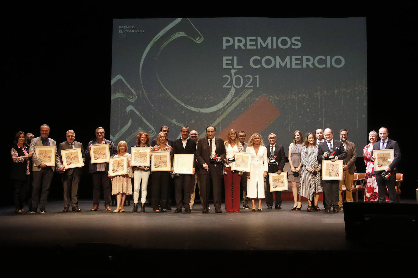 Los galardonados en la edición de este año son las Residencias de Mayores del Principado (Acción Social); Graciano García (Proyección de Asturias); María López (Deporte); Ópera de Oviedo (Cultura); Mario Fernández Fraga (Investigación y Ciencia) y Zitrón (Iniciativa Empresarial)