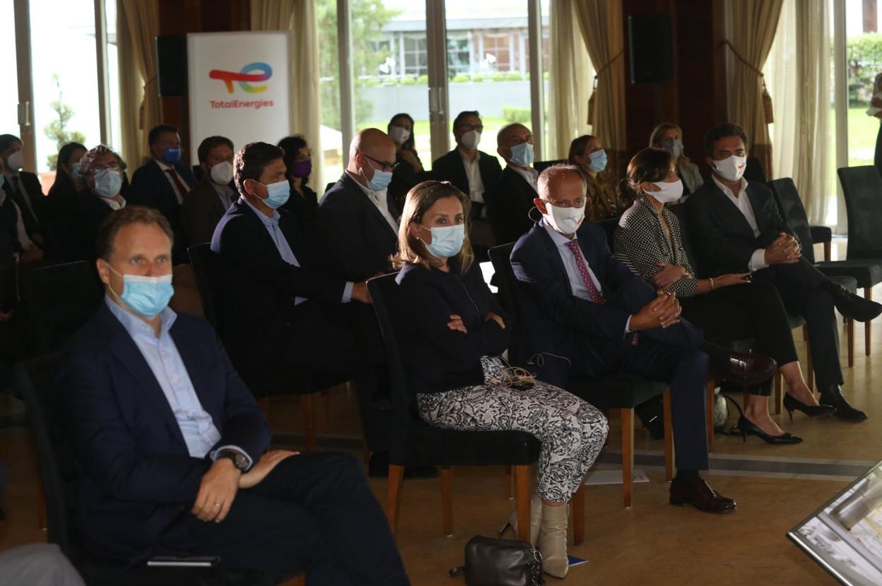 Daniel Lacalle, María Calvo, Javier Sáenz de Jubera, Loreto Mayordomo y Joaquim Falcó, antes de sus intervenciones. 