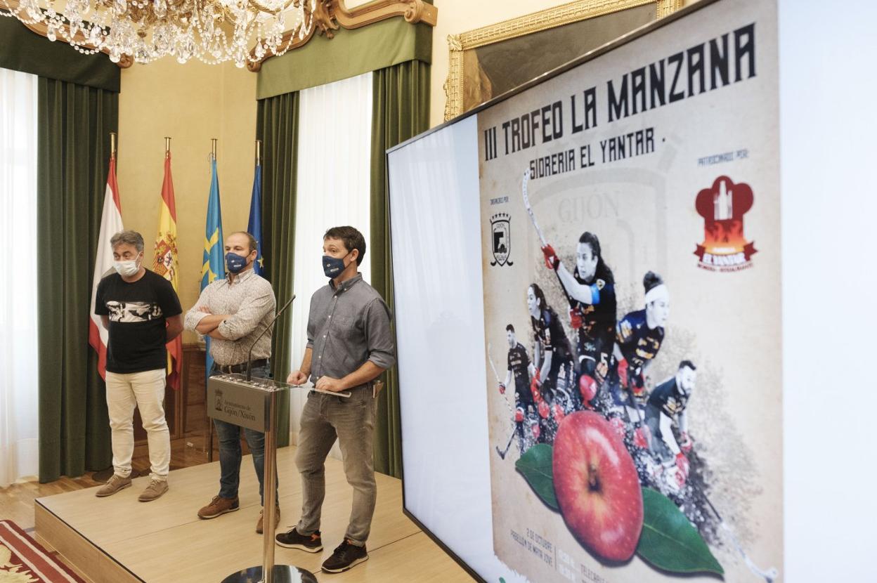 José Ramón Tuero, Nuno Canelas y Fernando Sierra, en la presentación del torneo, ayer, en el Ayuntamiento de Gijón. 