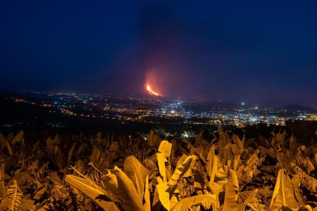 La emisión de lava fluida en el volcán ha aumentado en las últimas horas.