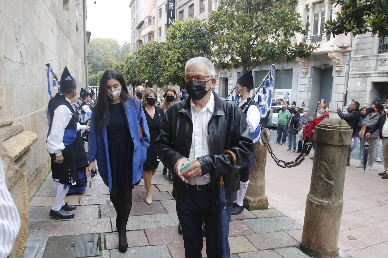 Los Premios Iberoamericanos Asicom-Universidad de Oviedo 2021 han destacado la labor informativa de Europa Press para difundir la actualidad de España y de Iberoamérica. También han sido reconocidos en esta edición el exjugador de balonmano, José Javier Hombrados; la escultora y escritora Ana Teresa Ortega; el productor y empresario José Velasco; el actor Inmanol Arias; y el sociólogo portugués Boaventura de Sousa.