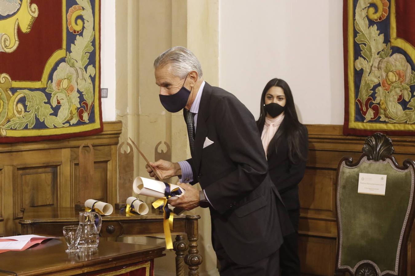 Los Premios Iberoamericanos Asicom-Universidad de Oviedo 2021 han destacado la labor informativa de Europa Press para difundir la actualidad de España y de Iberoamérica. También han sido reconocidos en esta edición el exjugador de balonmano, José Javier Hombrados; la escultora y escritora Ana Teresa Ortega; el productor y empresario José Velasco; el actor Inmanol Arias; y el sociólogo portugués Boaventura de Sousa.