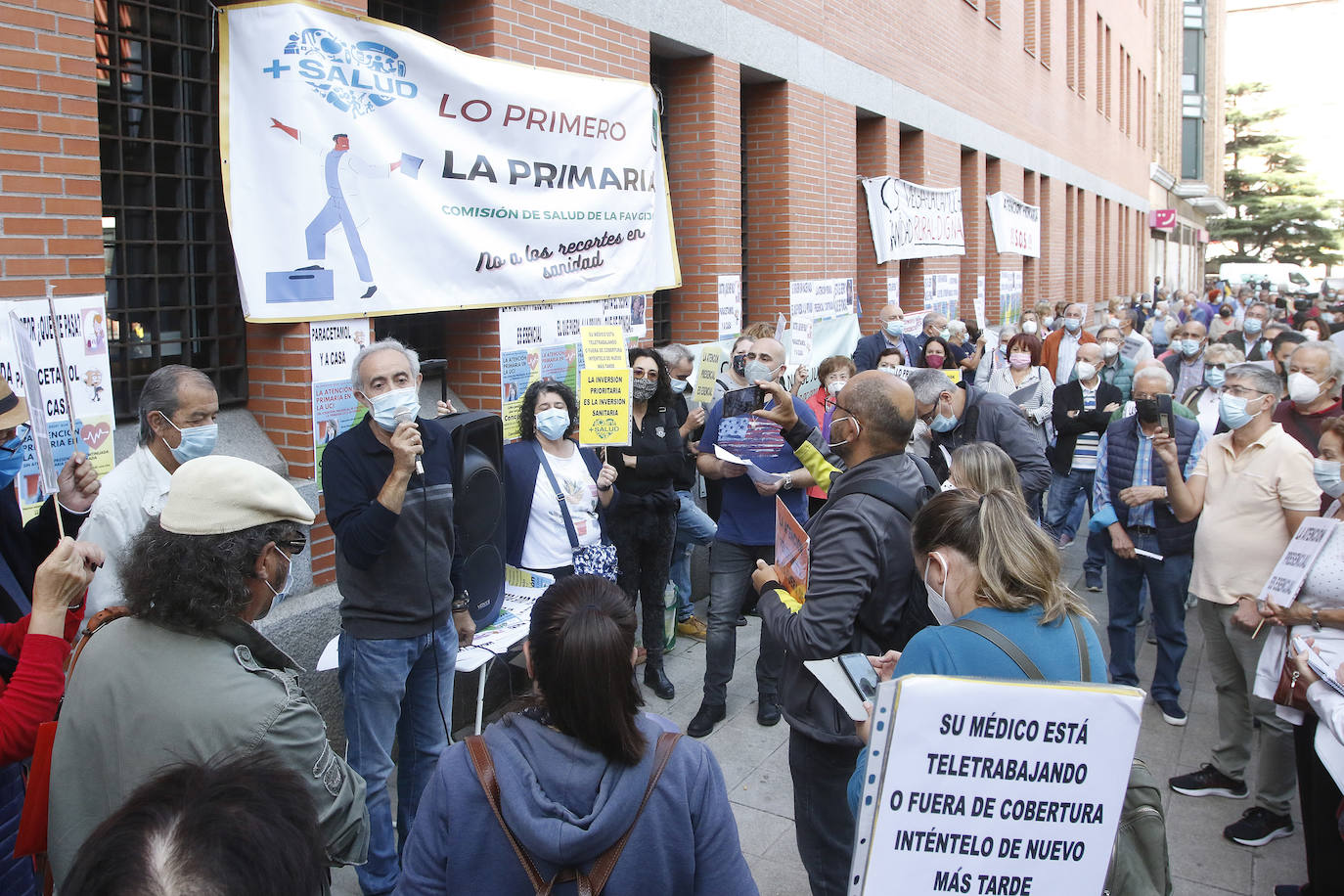 Los vecinos del Área Sanitaria V vuelven a manifestarse para reclamar una atención primaria «cercana y presencial»