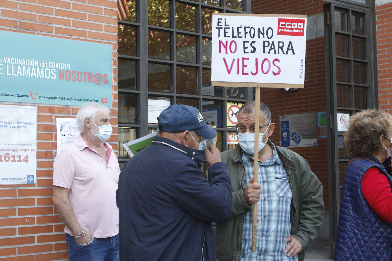 Los vecinos del Área Sanitaria V vuelven a manifestarse para reclamar una atención primaria «cercana y presencial»