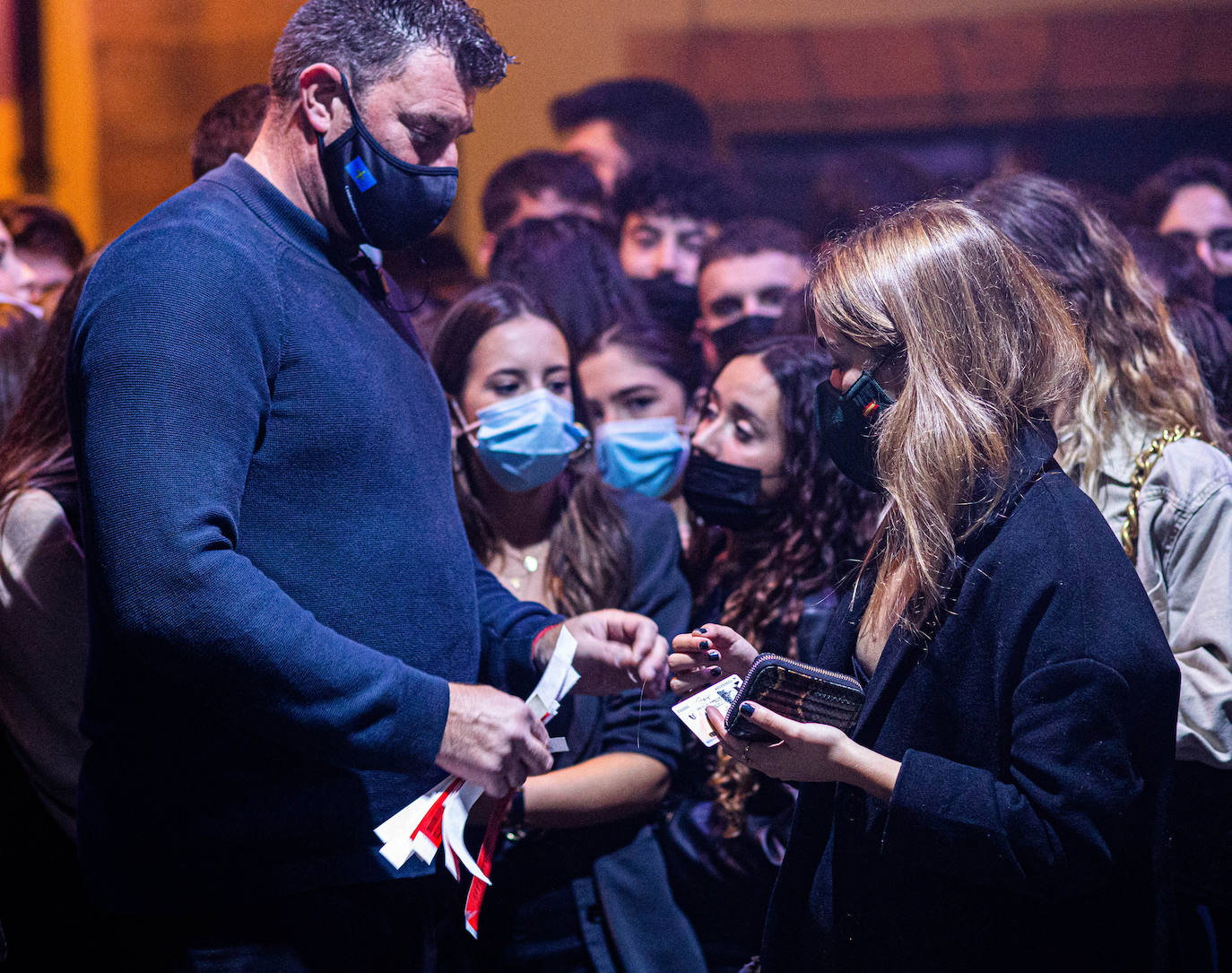 Los hosteleros deberán cuidar la ventilación de sus locales, medir la calidad del aire y velar porque los clientes usen las mascarillas
