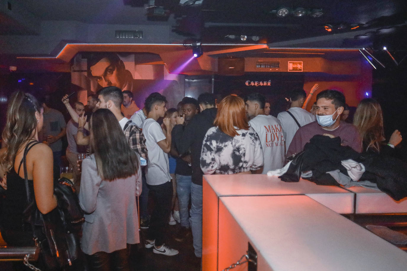 Los hosteleros deberán cuidar la ventilación de sus locales, medir la calidad del aire y velar porque los clientes usen las mascarillas